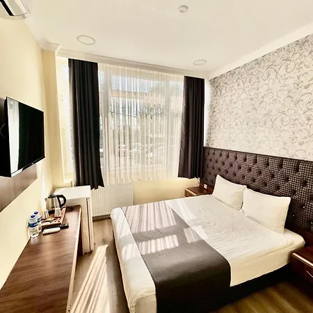 Grand Ararat Hotel 4*