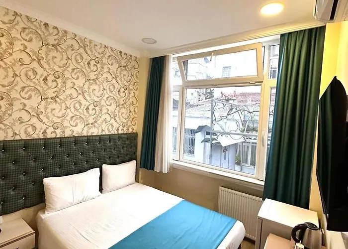 Hotel Grand Ararat 4*