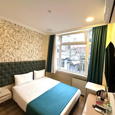 فندق Grand Ararat 4*