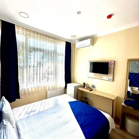 Grand Ararat Hotel